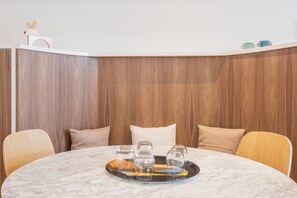 Dining - New Apartment center of Trendy St Gille (Saint-Gilles)