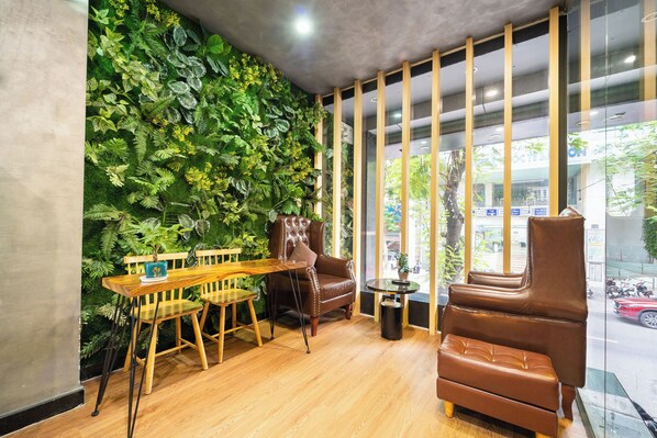 Lobby sitting area - Happy Homes Ben Thanh Central (Ho Chi Minh City)