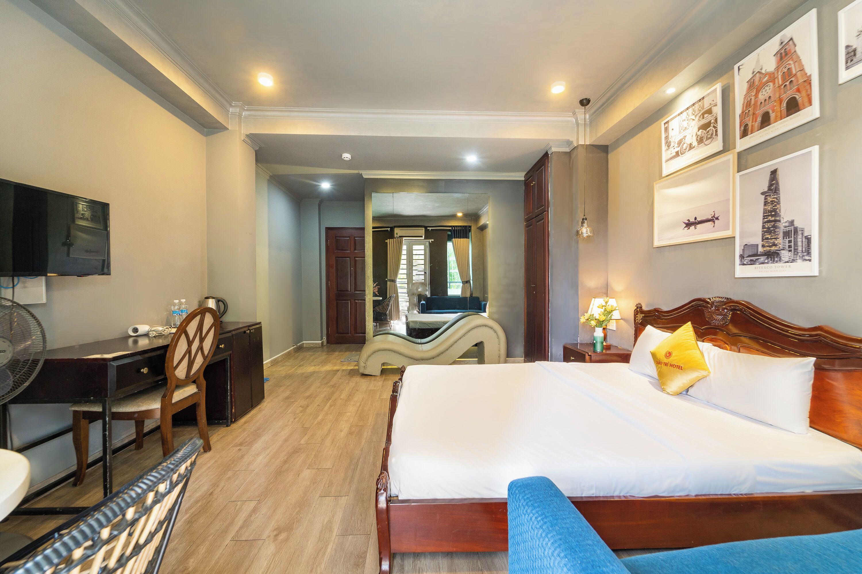 Premier Room, 1 King Bed, City View | Living area | 50-inch LCD TV with cable channels