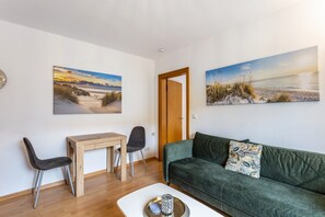 TV, stereo - Apartment 'Rumphorst' with Shared Terrace, Private Garden and Wi-Fi (Kirchhundem)