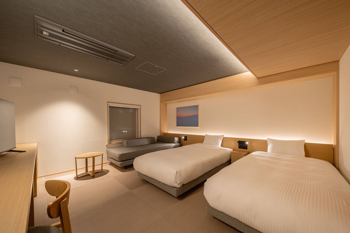 Phòng 2 giường đơn Premier, không hút thuốc (with Lounge Access) | Chăn bông, két bảo mật tại phòng, bàn, màn/rèm cản sáng 