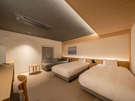 Habitación Premier con 2 camas individuales, no fumadores (with Lounge Access) | Edredones de plumas, caja fuerte, escritorio y cortinas opacas