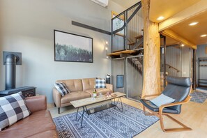 Smart TV, fireplace, offices