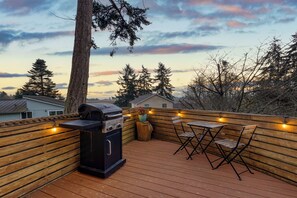 Outdoor dining - Deck Views, Fire Pit, Pool, 3 Mins to Beach | Madrona Tree Retreat by AvantStay (Coupeville)
