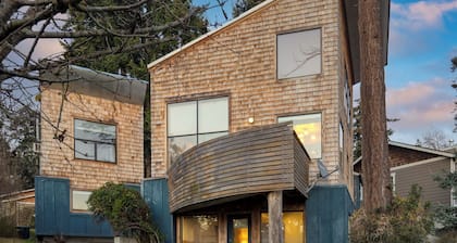 Deck Views, Fire Pit, Pool, 3 Mins to Beach | Madrona Tree Retreat by AvantStay