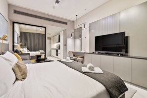 1 bedroom, in-room safe, iron/ironing board, WiFi