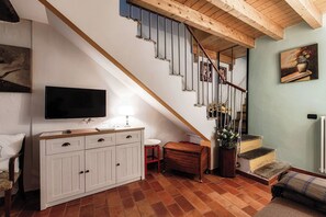 Duplex, sacada | Área de estar | TV de tela plana 32 polegadas com canais digitais