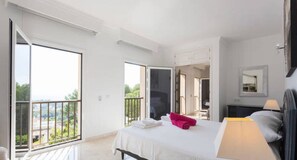 5 chambres, fer et planche à repasser, Wi-Fi gratuit, draps fournis