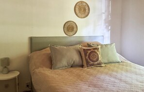 3 bedrooms, iron/ironing board - 3 bedroom cozy home in Hjärnarp (Hjärnarp)