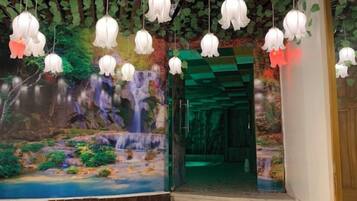 Sauna, hot tub, steam room, body treatments, aromatherapy