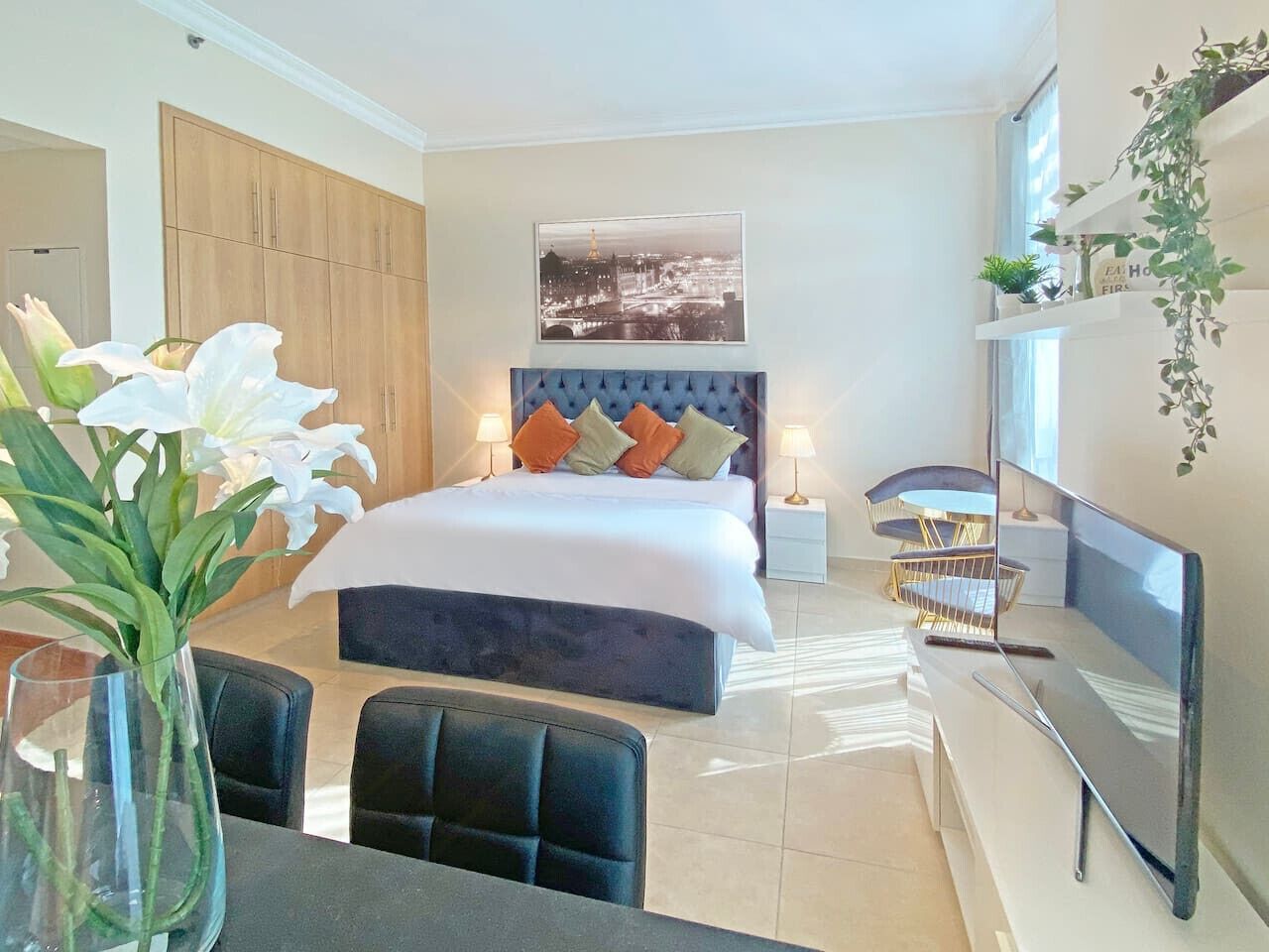 1 makuuhuone, työpöytä, silitysrauta/-lauta, Wi-Fi