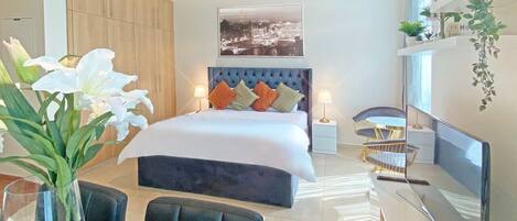 1 makuuhuone, työpöytä, silitysrauta/-lauta, Wi-Fi