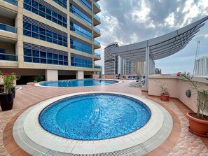 Pool - One BedRoom near Beach&Metro in Dubai Marina Z1011 (Dubai)