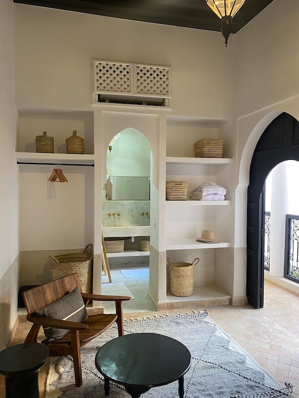 Classic Double Room (Argan) | In-room safe, free WiFi