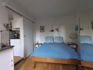 1 bedroom, bed sheets - Charming 2-room apartment near Buttes-Chaumont! (Paris)