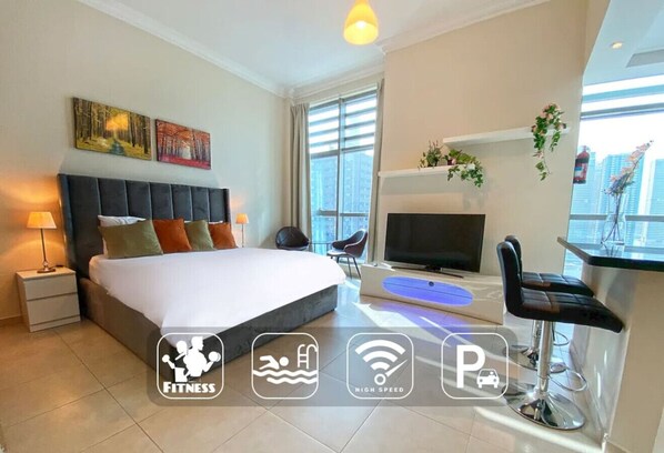 1 habitación, escritorio, tabla de planchar con plancha y wifi 