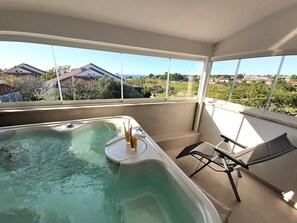 Outdoor spa tub - Sunwell apartments II - Novalja, Gajac, Zrce beach - Jacuzzi with the view (Kolanjski Gajac)