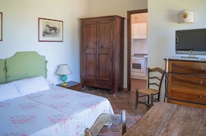 1 chambre, fer et planche à repasser, Wi-Fi, literie fournie