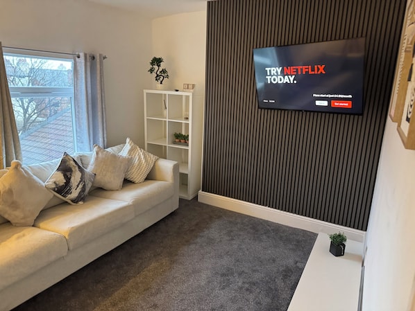 Smart TV - Coastal Escape: 2-Bed Apartment by Crosby Marina (Waterloo)