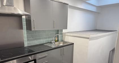 Coastal Escape: 2-Bed Apartment by Crosby Marina