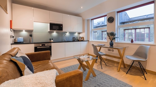 Barbican Serviced Apartments LovelyStay