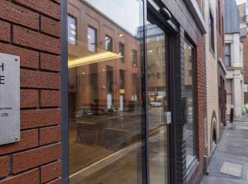 Barbican Serviced Apartments LovelyStay