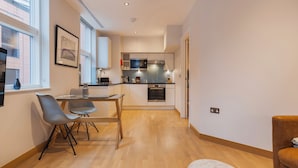 Unclassified image, 4 of 48, button - Barbican Serviced Apartments LovelyStay (London)