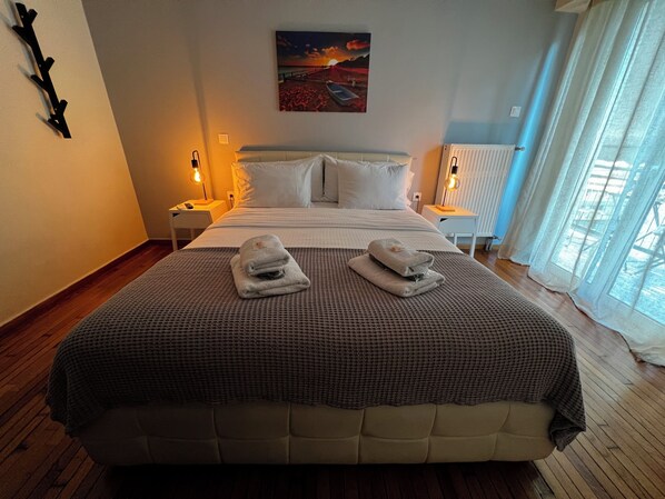 Apartment, Stadtblick | 2 Schlafzimmer, Zimmersafe, schallisolierte Zimmer