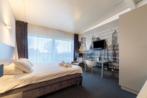 12 bedrooms, Internet