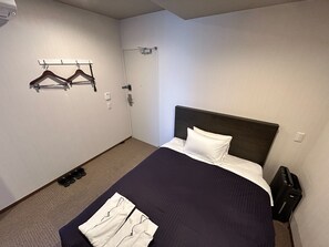 Desk, free WiFi - HOTEL LiVEMAX Mita Ekimae (Tokyo)