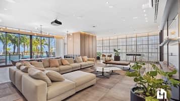 Smart TV, offices
