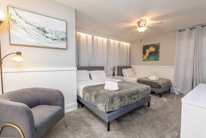 5 bedrooms, iron/ironing board, travel crib, free WiFi - Private Pool & Theater | Themed Rooms for Kids (Kissimmee)