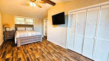 Casa Prestigio, 3 habitaciones, cocina, vista al lago | 3 habitaciones, wifi gratis y decoración personalizada