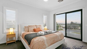 4 Schlafzimmer, Bügeleisen/Bügelbrett, Internetzugang, Bettwäsche