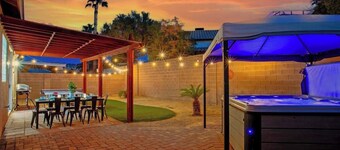 4BR Funhouse: Hot Tub, Ping Pong + Game Room!