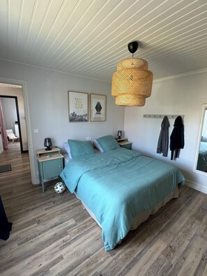 4 chambres, fer et planche à repasser, Wi-Fi, draps fournis