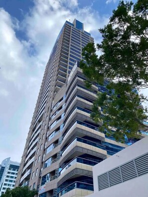 Exterior - Studio near beach & Metro in Dubai Marina - Z1003 (Dubai)