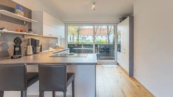 KylskÄp, mikrovÄgsugn, ugn och spishÀll