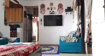 2-bedroom apartment in wonderful Greater Noida with WiFi and Free Car Parking