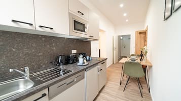 Apartment 02, 1 Schlafzimmer, Nichtraucher, Kรผche | ์ ์ฉ ์ฃผ๋ฐฉ | ์ ๊ธฐ ์ฃผ์ ์