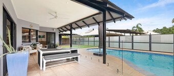 Cityside Hideaway Pool - Workstation - Markets