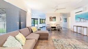 House | 3 bedrooms - Zenhouse Cityside Family House Pool Markets (Parap)