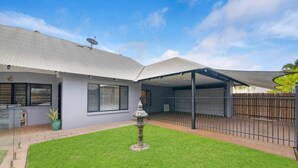 House | 3 bedrooms - Zenhouse Cityside Family House Pool Markets (Parap)