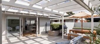 Hidden Gem - Private 2-Bedroom Family-Friendly Bach with Outdoor Deck