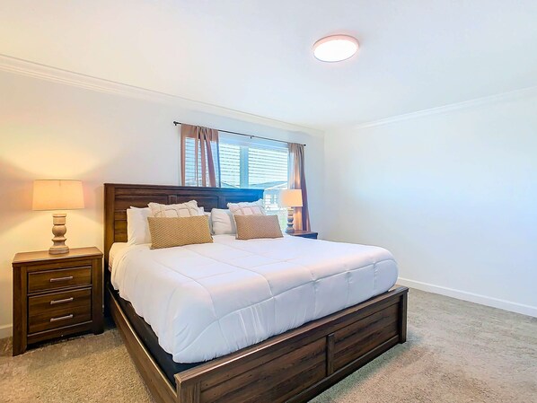 4 habitaciones, tabla de planchar con plancha, wifi y ropa de cama