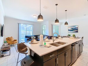 Interior - Charming Escape/ Private Pool & Clubhouse Access (Davenport)