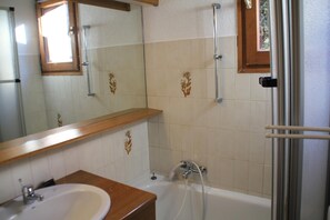 Chalet | Bathroom