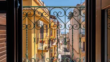 Appartamento, balcone, vista mare parziale | Balcone