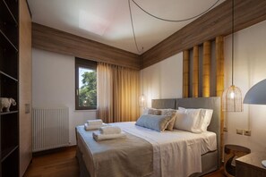 1 室のベッドルーム、デスク、アイロン / アイロン台、WiFi (無料)