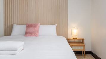 5 bedrooms, WiFi, bed sheets